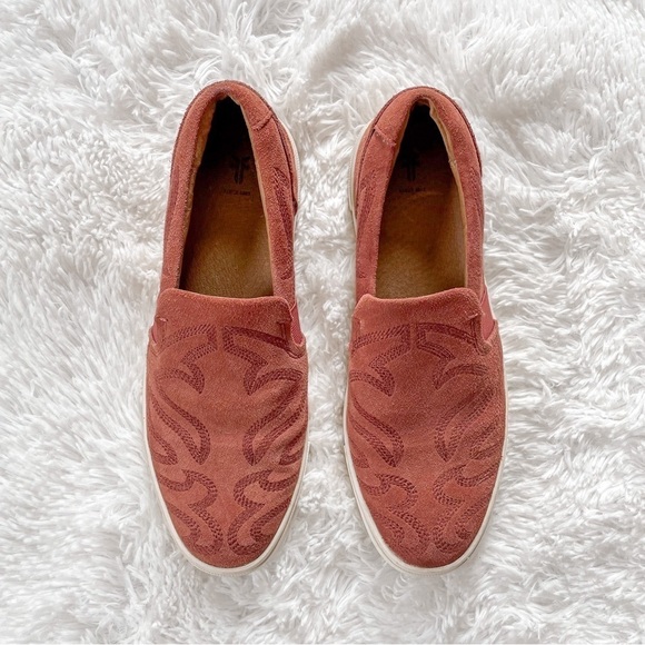 Frye | Slip on Ivy Primrose Sneaker in size 7 - Picture 2 of 12
